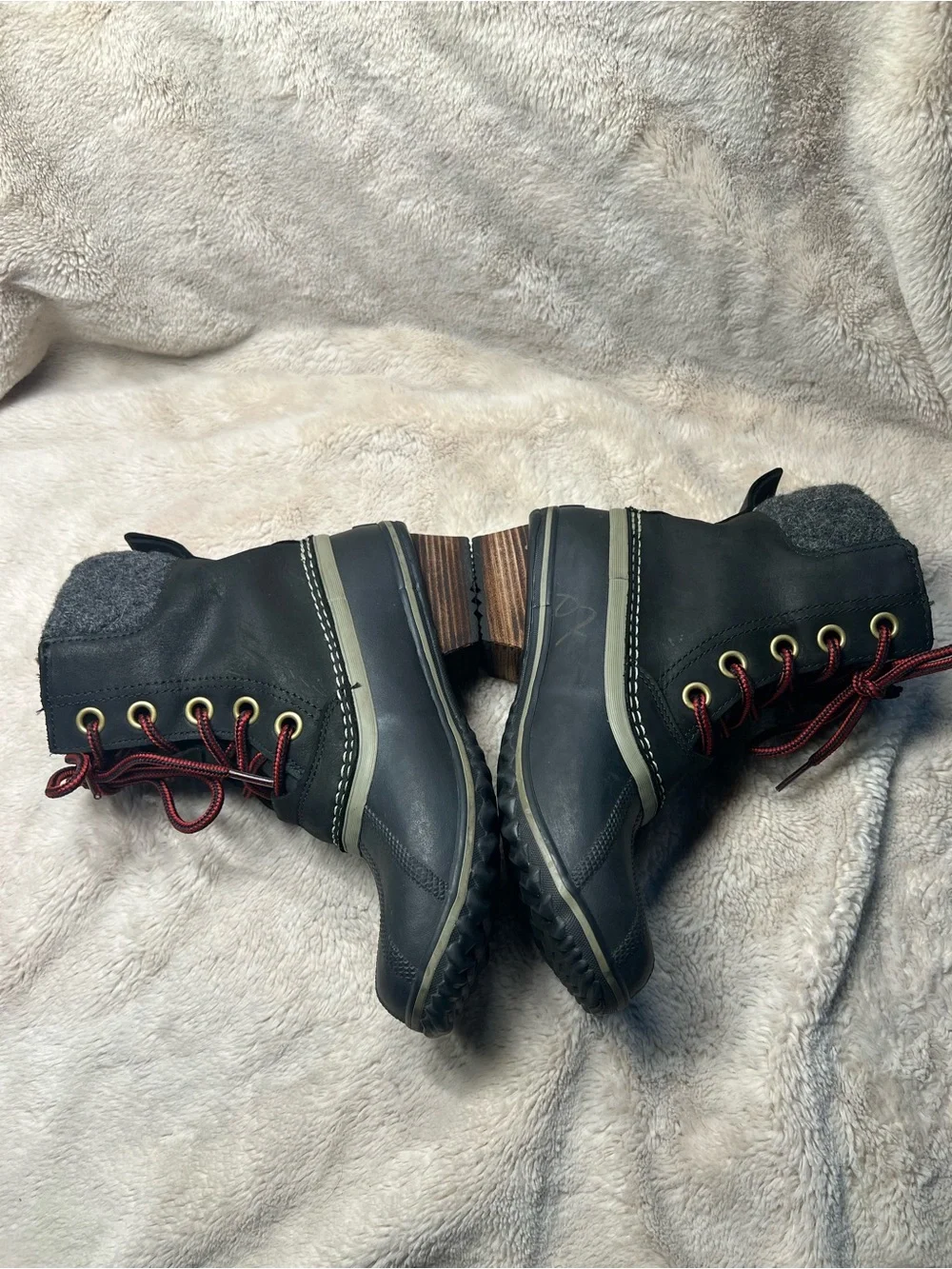Sorel Women's Slimpack II Lace waterproof boots size 6.5